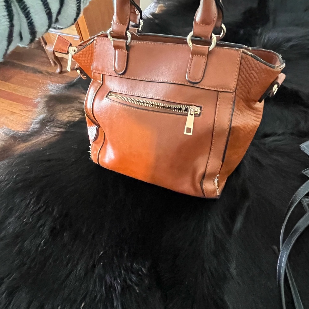 Purse - Picture 2 of 4